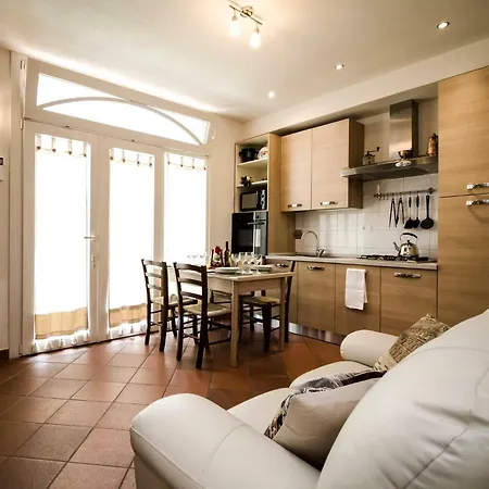 La Torre House By Tuscanywego * Πίζα